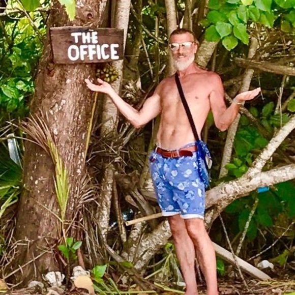 Meet your Posher, Sesh - Picture 1 of 1